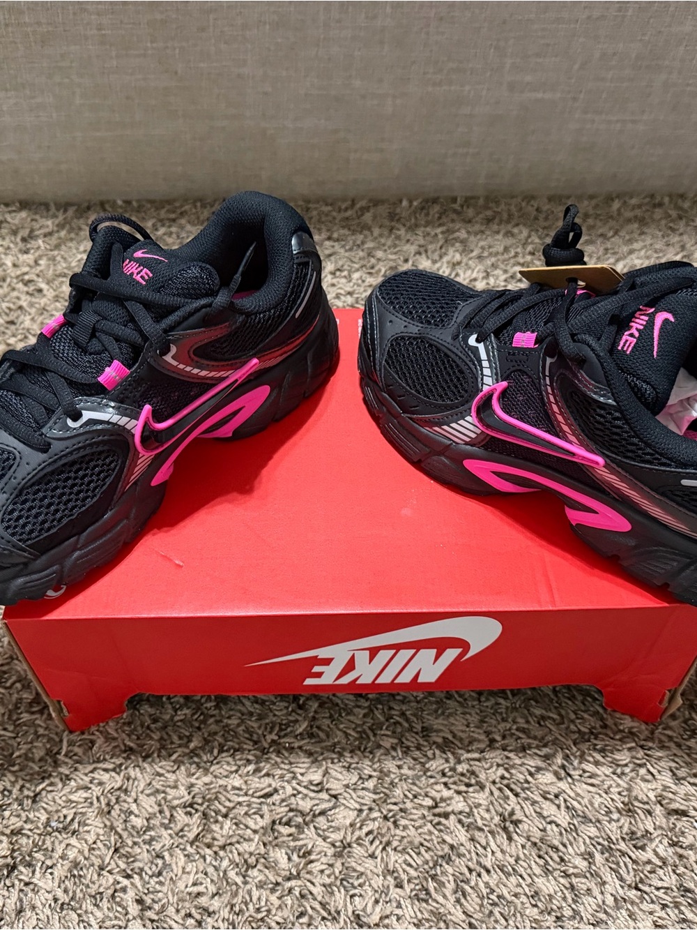 Nike V5 RNR - Picture 2 of 3